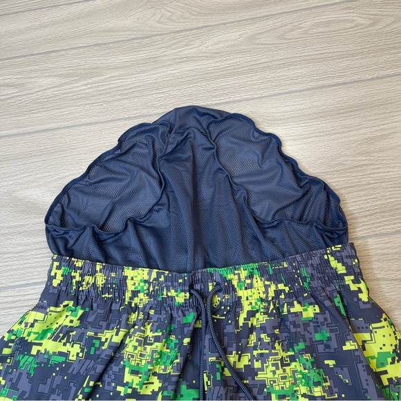 Nike Green Gray Camouflage 9” Inseam Swim Beach Board Shorts Men’s Size Large - Picture 11 of 14